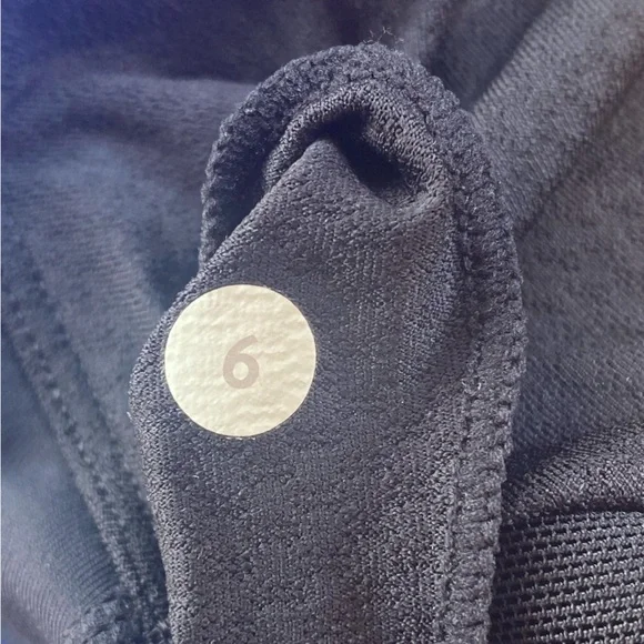 Lululemon Deep Breath Black Tank, Size 6 - Picture 8 of 8